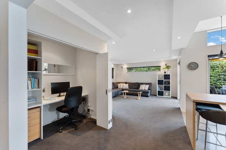 Photo of property in 6 Bargrove Close, Halswell, Christchurch, 8025