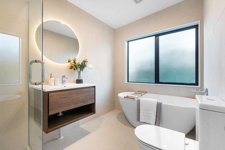 Photo of property in 41d Sunnynook Road, Forrest Hill, Auckland, 0620