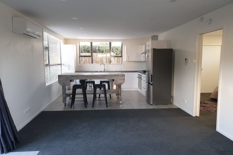 Photo of property in 9 Neil Avenue, Te Atatu Peninsula, Auckland, 0610