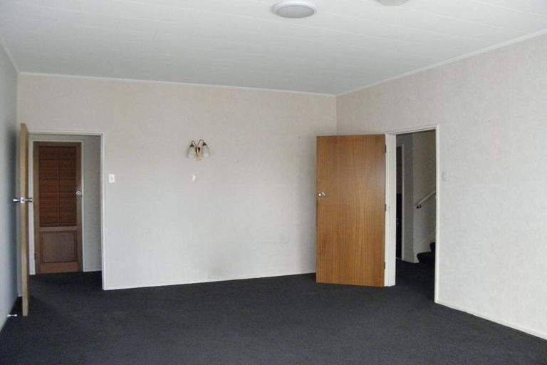 Photo of property in 17 Grange Street, Winton, 9720