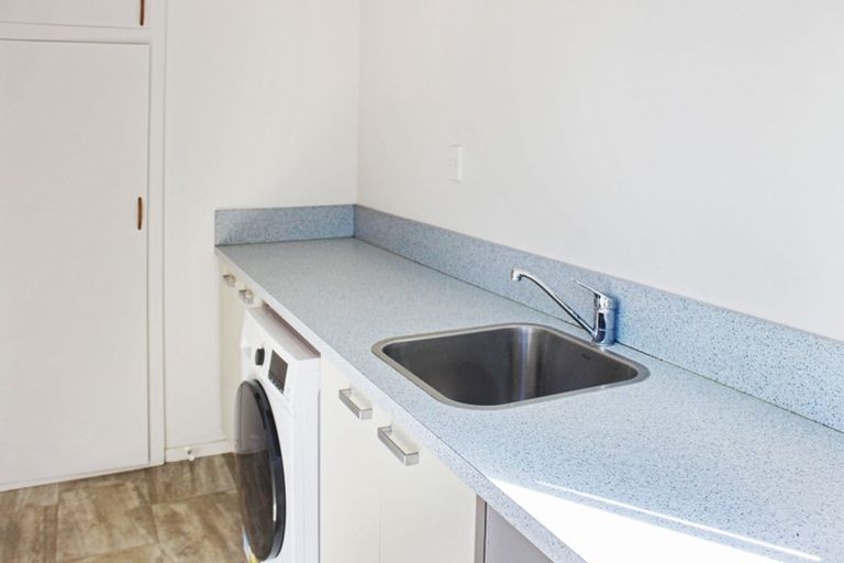 Photo of property in 39 Showgate Avenue, Sockburn, Christchurch, 8042