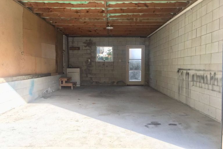 Photo of property in 2/80 Peach Road, Glenfield, Auckland, 0629