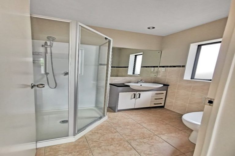 Photo of property in 13 Sapperton Drive, Henderson, Auckland, 0612