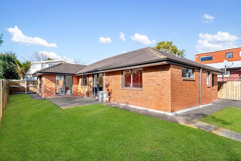 Photo of property in 113a Titirangi Road, New Lynn, Auckland, 0600