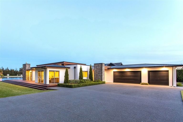 Photo of property in 28 Oakgrove Drive, Rangiora, 7400