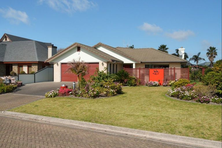 Photo of property in 3 Maldives Way, Papamoa Beach, Papamoa, 3118