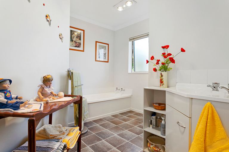 Photo of property in 2 Kingsley Street, Leamington, Cambridge, 3432