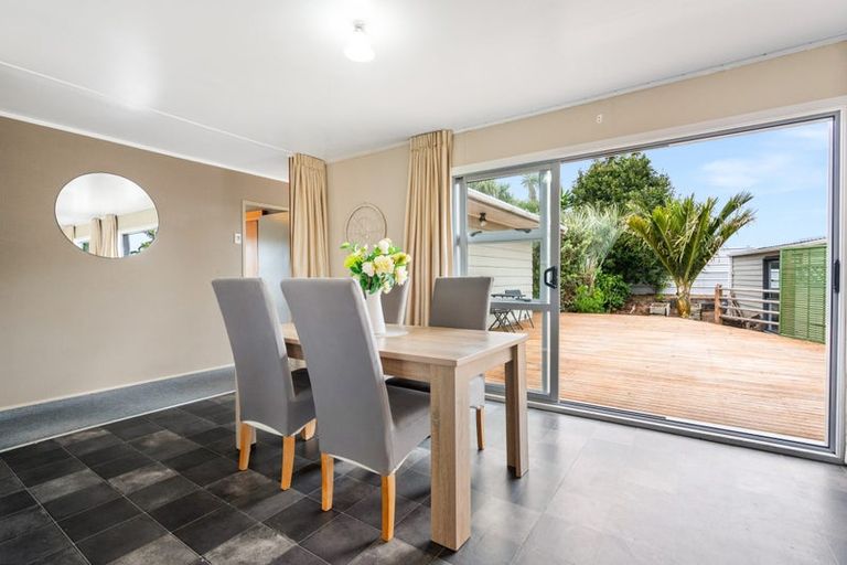 Photo of property in 12 Curlew Place, One Tree Point, 0118