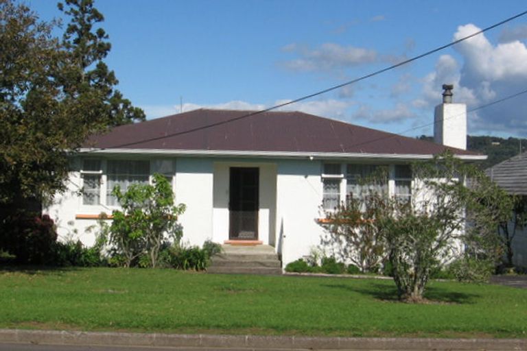 Photo of property in 22 Savoy Road, Glen Eden, Auckland, 0602