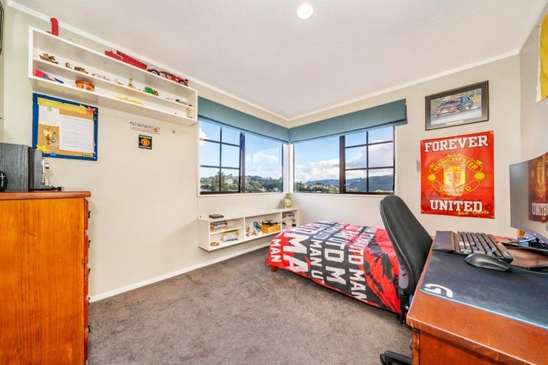 Photo of property in 28 Castle Crescent, Stokes Valley, Lower Hutt, 5019