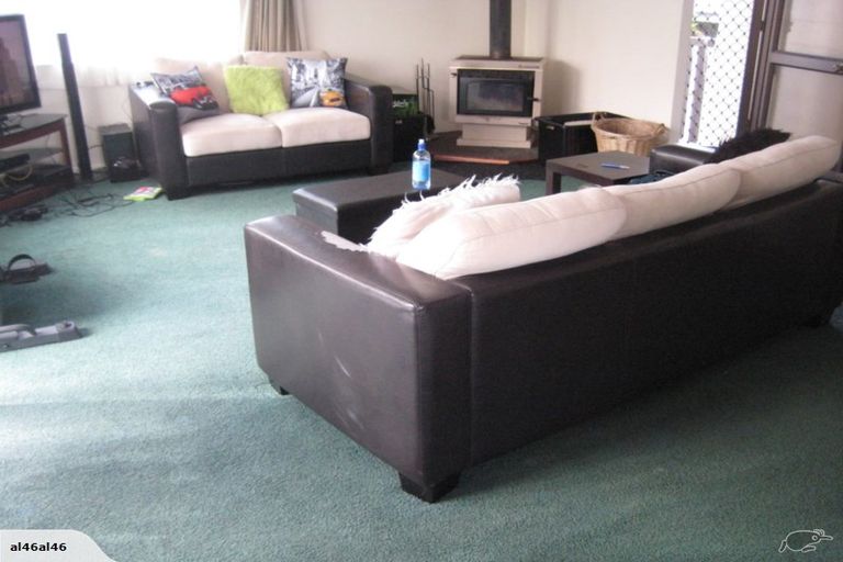 Photo of property in 1/116 Bradbury Road, Botany Downs, Auckland, 2010