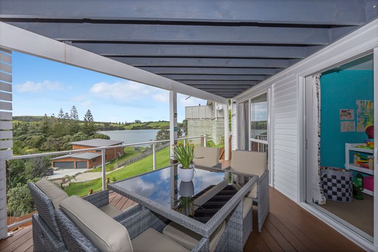 Photo of property in 90 Shakespear Road, Army Bay, Whangaparaoa, 0930