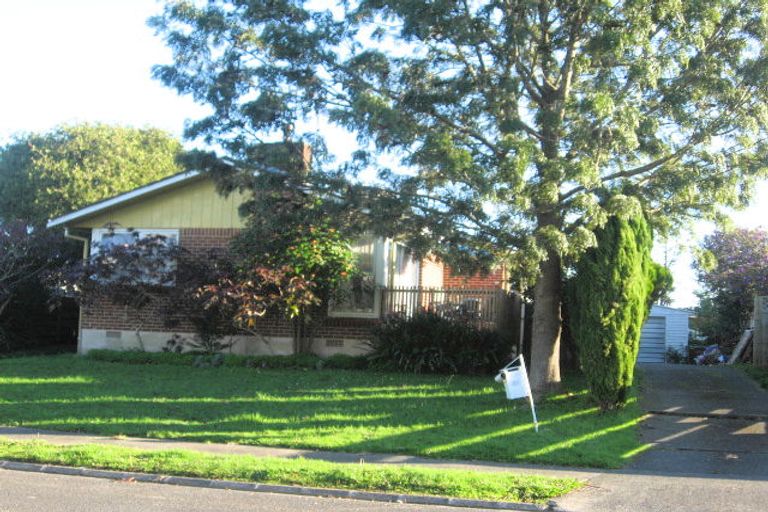 Photo of property in 32 Gainsborough Street, Manurewa, Auckland, 2102