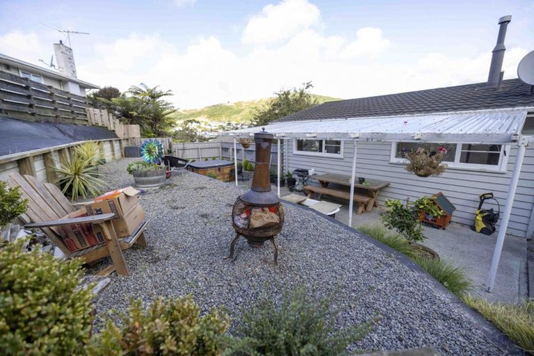 Photo of property in 4 Rembrandt Avenue, Tawa, Wellington, 5028