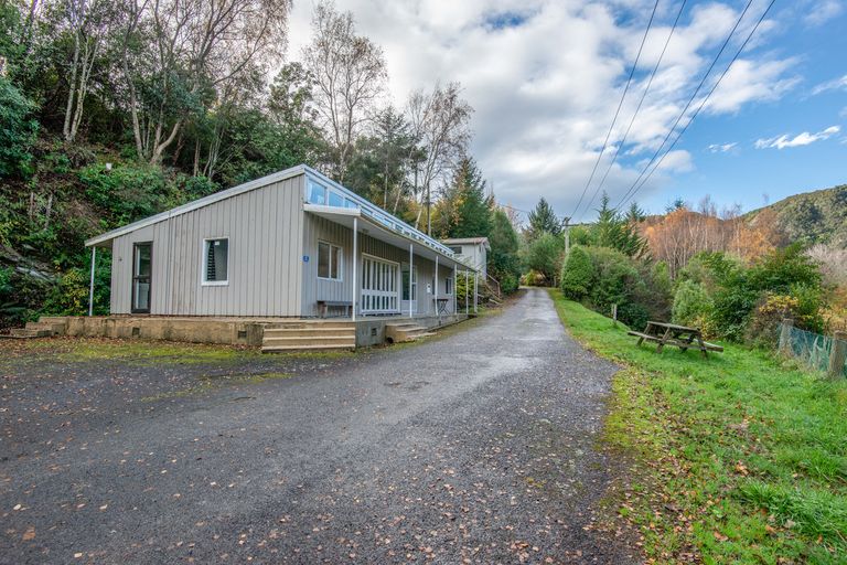 Photo of property in 23 Village Loop Road, Waipori Falls, Outram, 9073