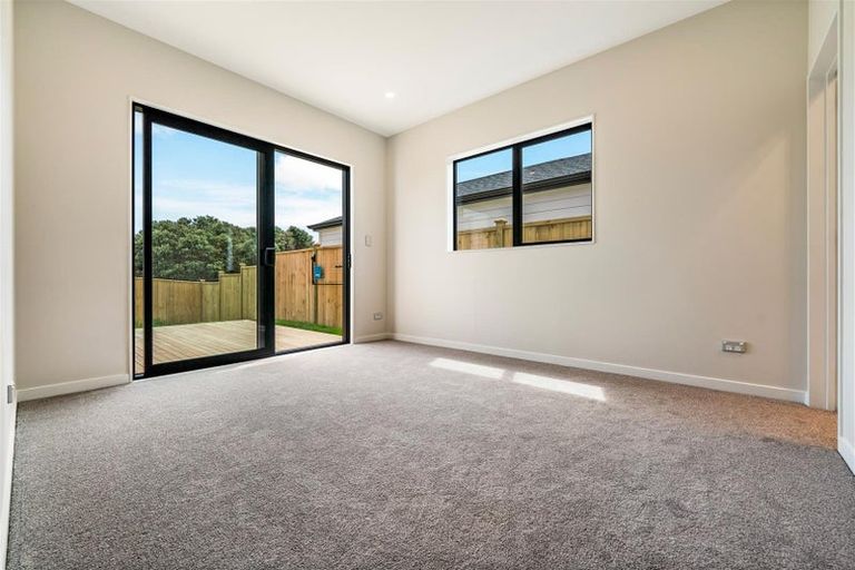 Photo of property in 40 Whakairo Crescent, Gulf Harbour, Whangaparaoa, 0930