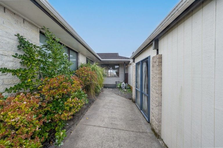 Photo of property in 55 Highland Park Drive, Highland Park, Auckland, 2010