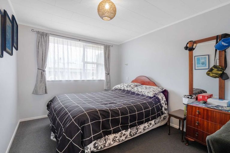 Photo of property in 31 Cross Street, Castlecliff, Whanganui, 4501
