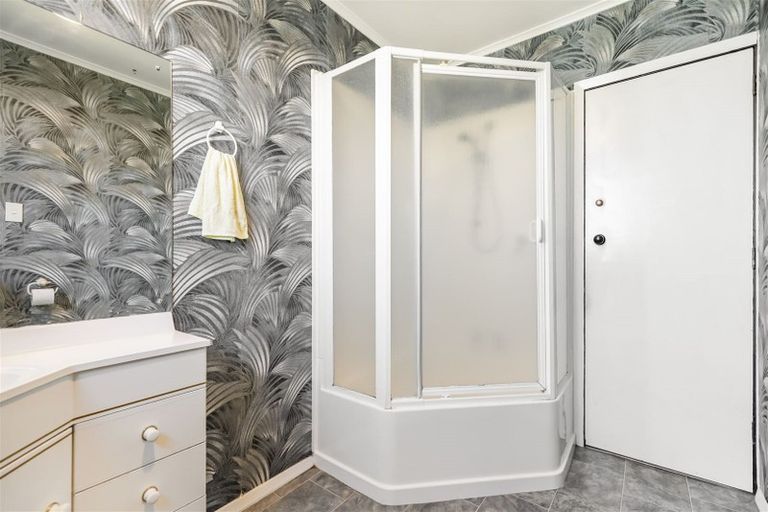 Photo of property in 20 Robertson Street, Elderslea, Upper Hutt, 5018