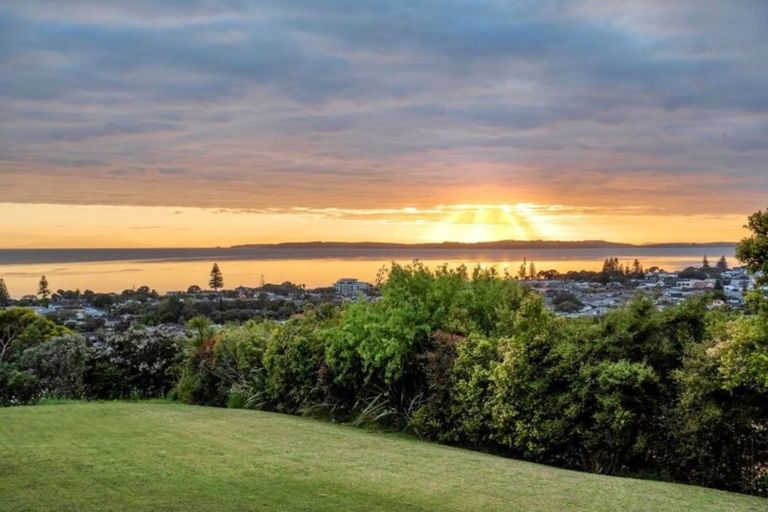 Photo of property in 83 West Hoe Heights, Orewa, 0931