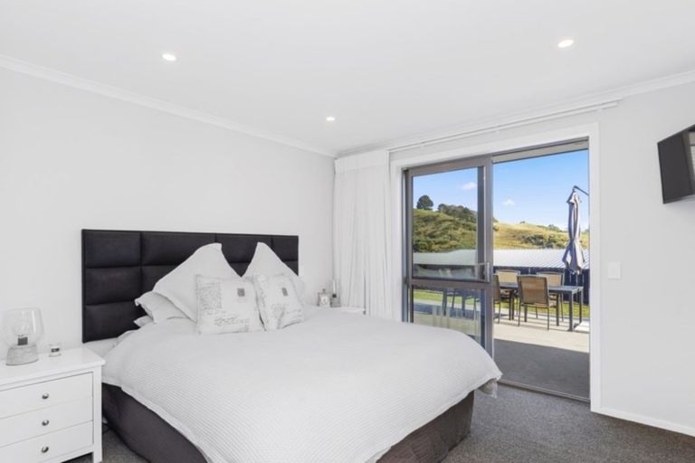 Photo of property in 54 Ballintoy Park Drive, Welcome Bay, Tauranga, 3175