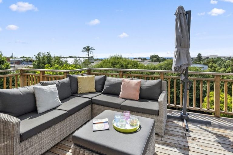 Photo of property in 767 East Coast Road, Northcross, Auckland, 0630