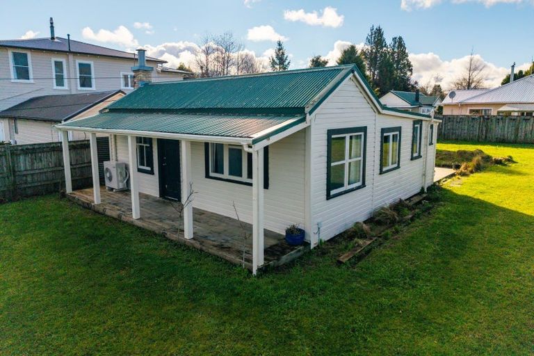 Photo of property in 35 Pitt Street, Raetihi, 4632