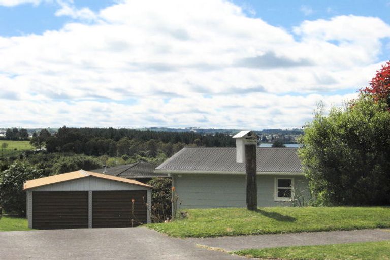 Photo of property in 5 Scenic Heights, Acacia Bay, Taupo, 3330