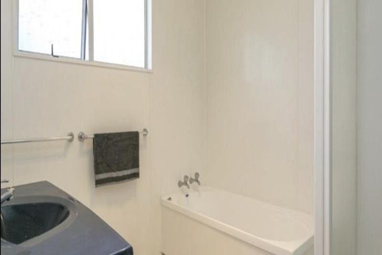 Photo of property in 14 Wembley Place, Richmond Heights, Taupo, 3330