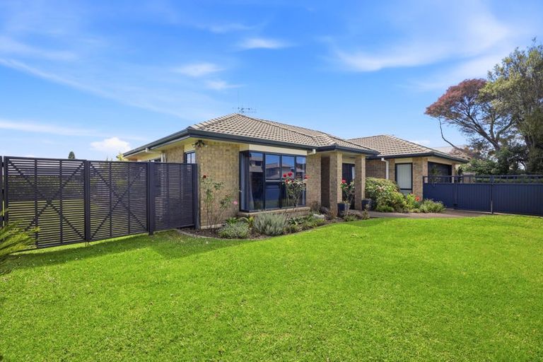 Photo of property in 1 Pembroke Drive, Bethlehem, Tauranga, 3110