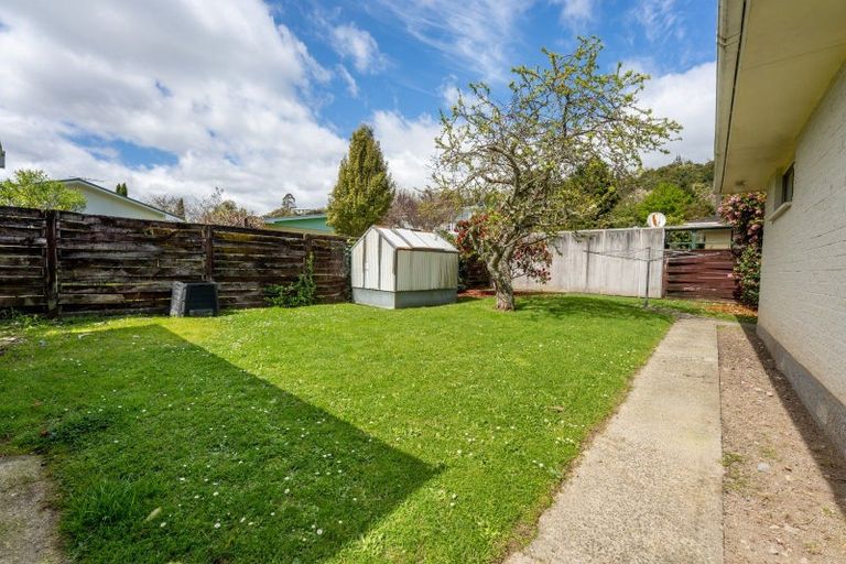 Photo of property in 11 Amber Grove, Birchville, Upper Hutt, 5018