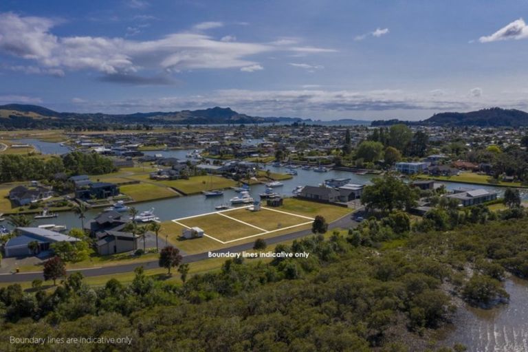 Photo of property in 26 Hei Esplanade, Whitianga, 3510