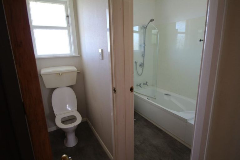 Photo of property in 3 Bristol Crescent, Roslyn, Palmerston North, 4414