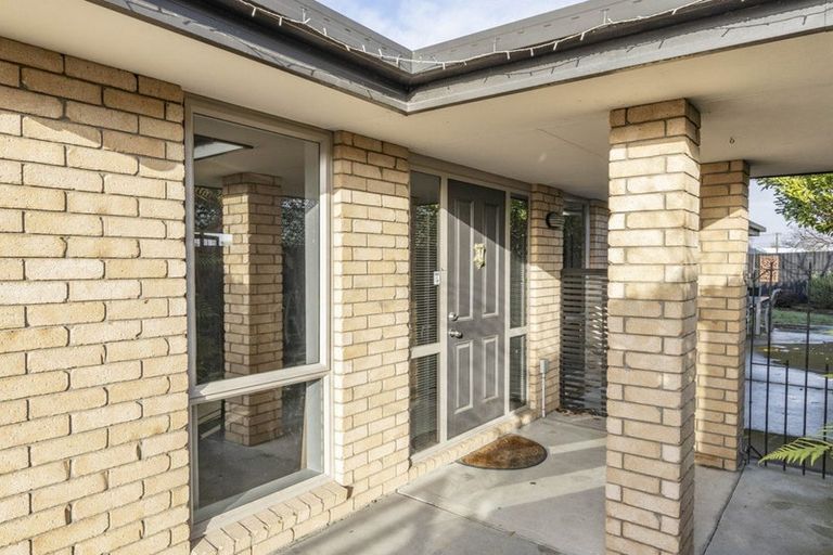Photo of property in 10 Netley Place, Aranui, Christchurch, 8061