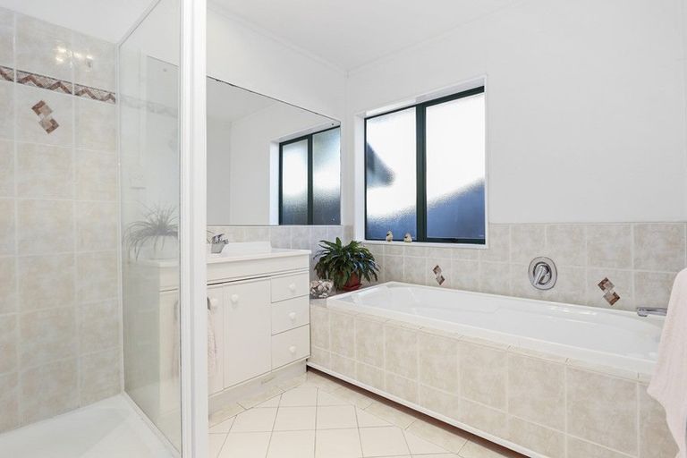 Photo of property in 23 Rathmar Drive, Manurewa, Auckland, 2105