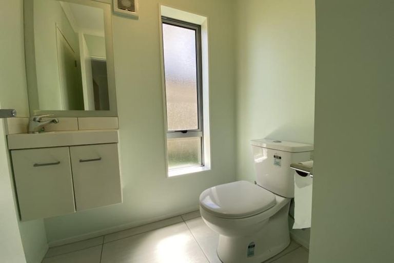 Photo of property in 10 Cresswell Place, Johnsonville, Wellington, 6037