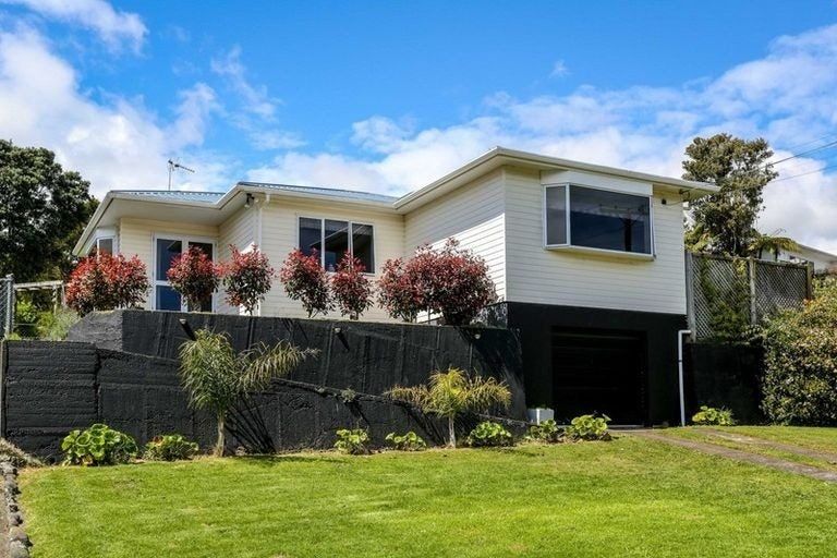 Photo of property in 31 Awanui Street, Merrilands, New Plymouth, 4312