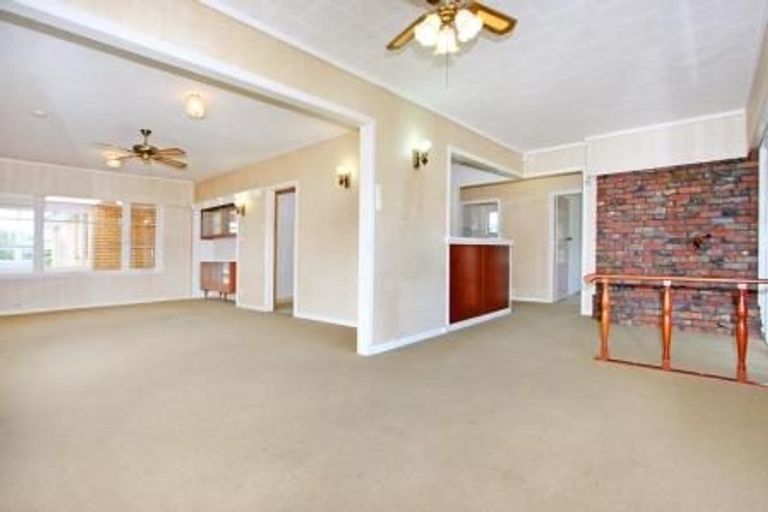 Photo of property in 25 Elizabeth Avenue, Papatoetoe, Auckland, 2025