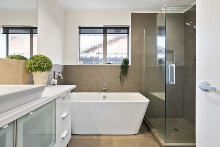 Photo of property in 23 Ben Nevis Place, Northpark, Auckland, 2013