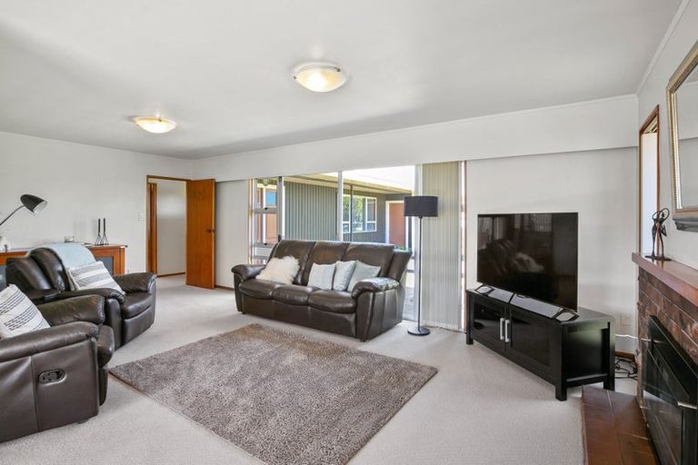 Photo of property in 68 Manu Crescent, Upper Vogeltown, New Plymouth, 4310
