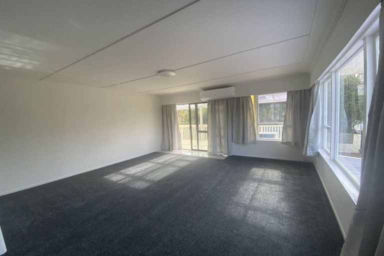 Photo of property in 14 Reynella Drive, Massey, Auckland, 0614