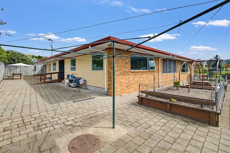 Photo of property in 25 Barraud Place, Pukehangi, Rotorua, 3015