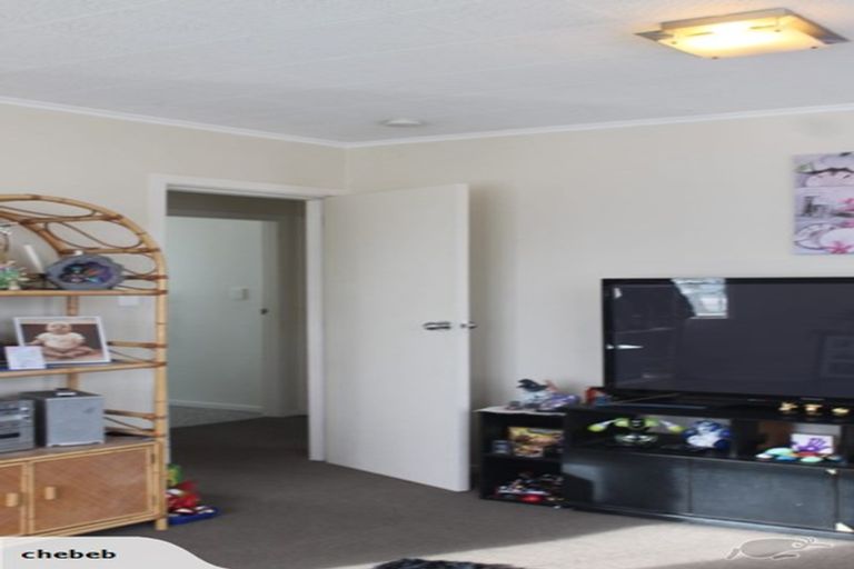 Photo of property in 1/6 Oxford Crescent, Ebdentown, Upper Hutt, 5018