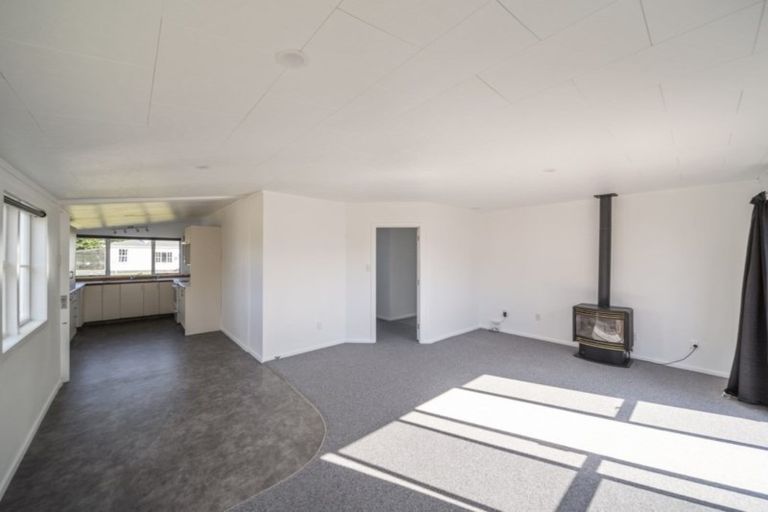 Photo of property in 6 Egmont Street, Normanby, Hawera, 4614