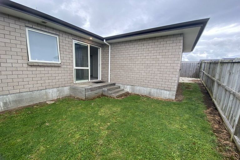 Photo of property in 36 Harbour Crest Drive, Waiuku, 2123