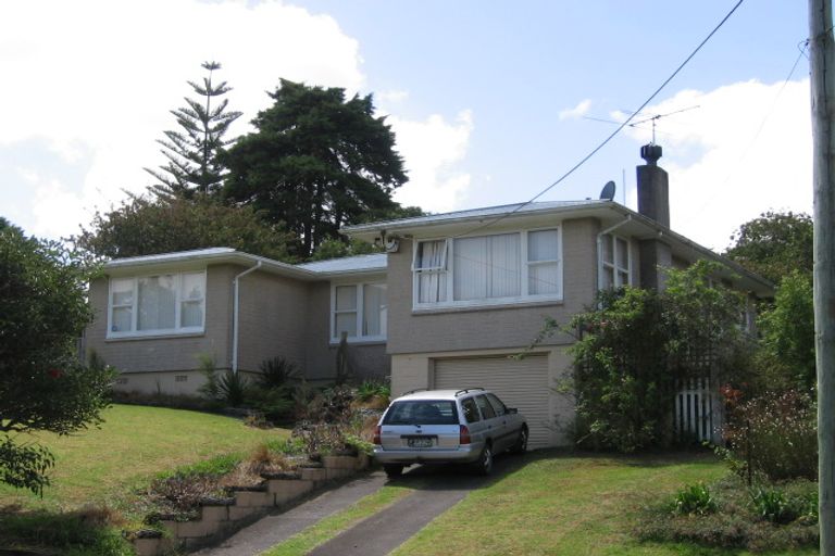 Photo of property in 42 Sunnyhaven Avenue, Beach Haven, Auckland, 0626