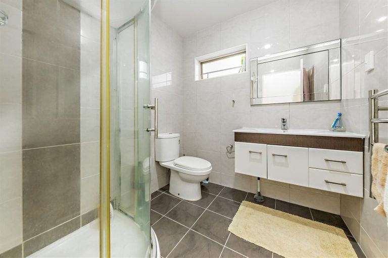 Photo of property in 43a Gray Avenue, Mangere East, Auckland, 2024