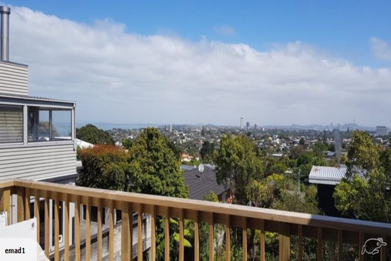 Photo of property in 21a Parr Terrace, Castor Bay, Auckland, 0620