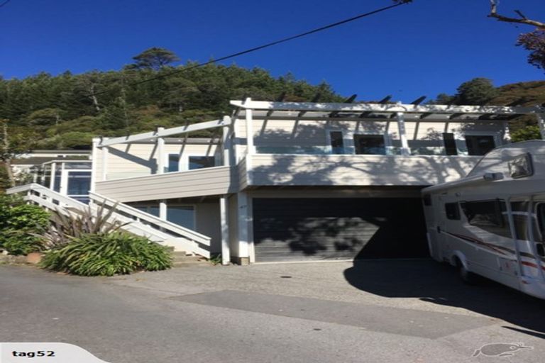 Photo of property in 47 Rona Street, Eastbourne, Lower Hutt, 5013