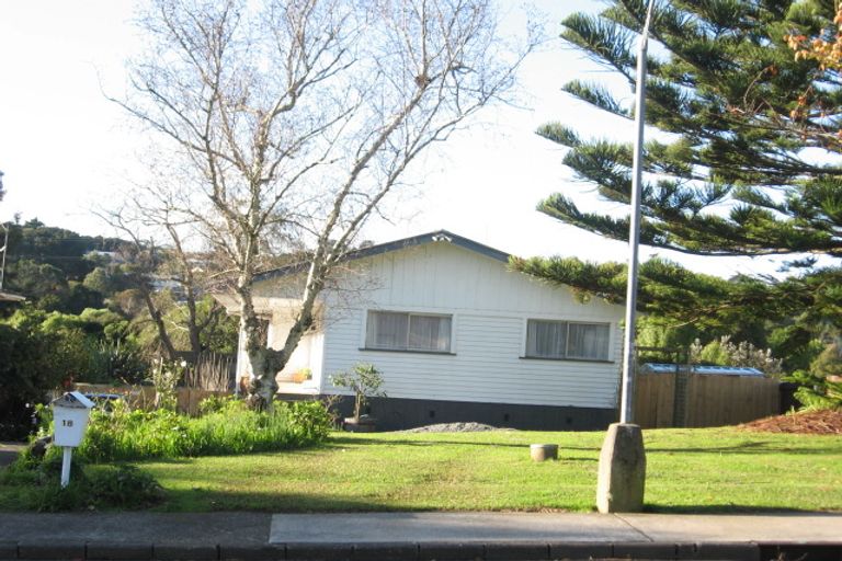 Photo of property in 18 Lawrence Crescent, Hillpark, Auckland, 2102